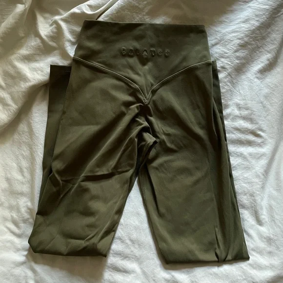 Balance Athletica The Cloud Pant - Picture 1 of 3